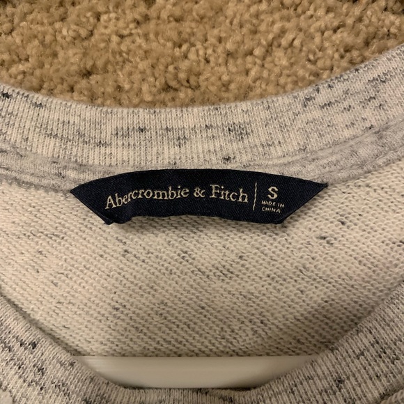 Abercrombie sweater - Picture 2 of 3